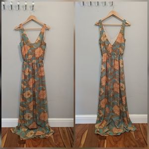 Show Me Your Mumu floral v neck Maxi …